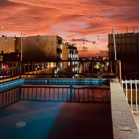 Chingon Anarchy Hotel & Roof Плая дел Кармен Екстериор снимка