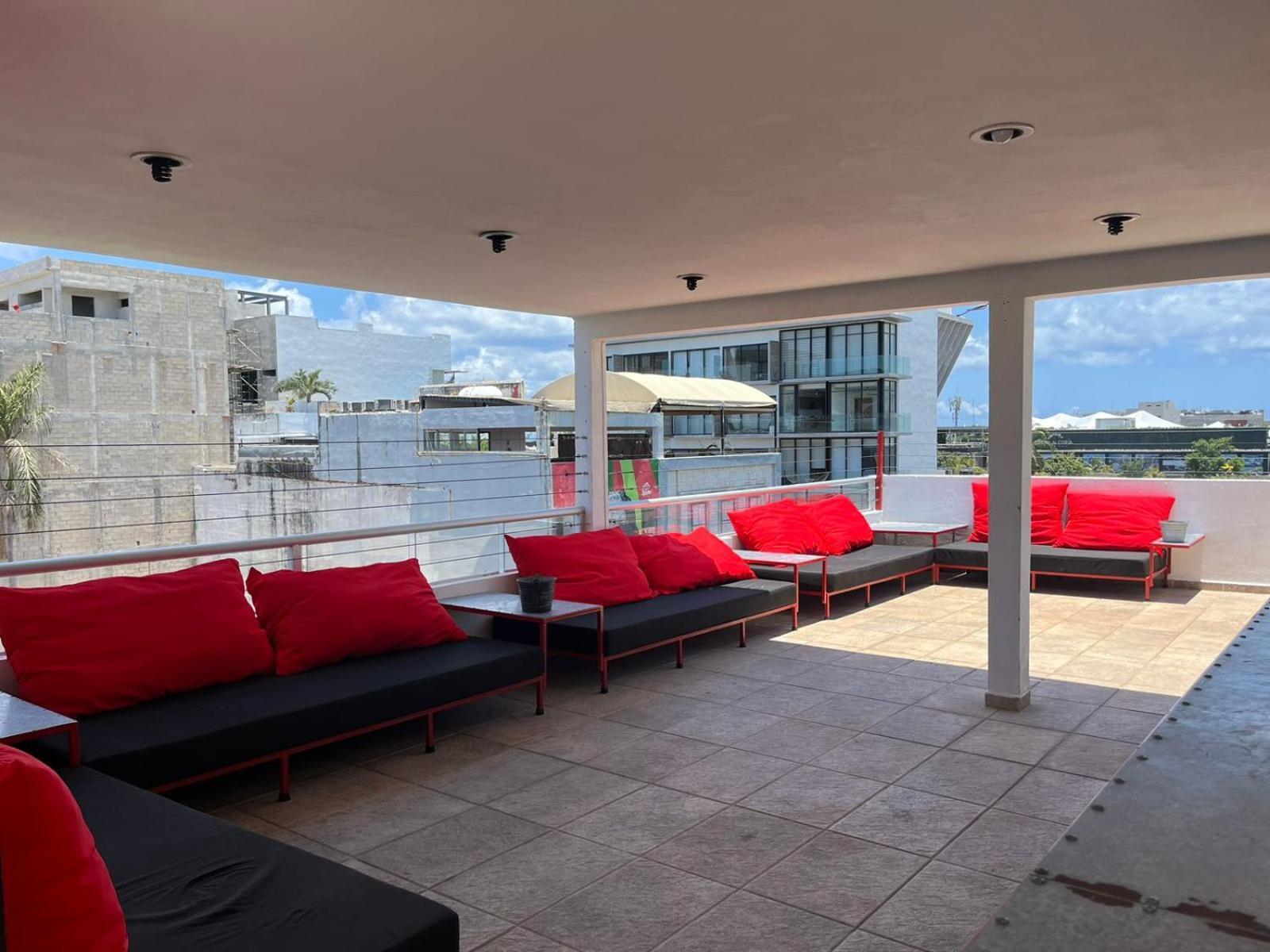 Chingon Anarchy Hotel & Roof Плая дел Кармен Екстериор снимка