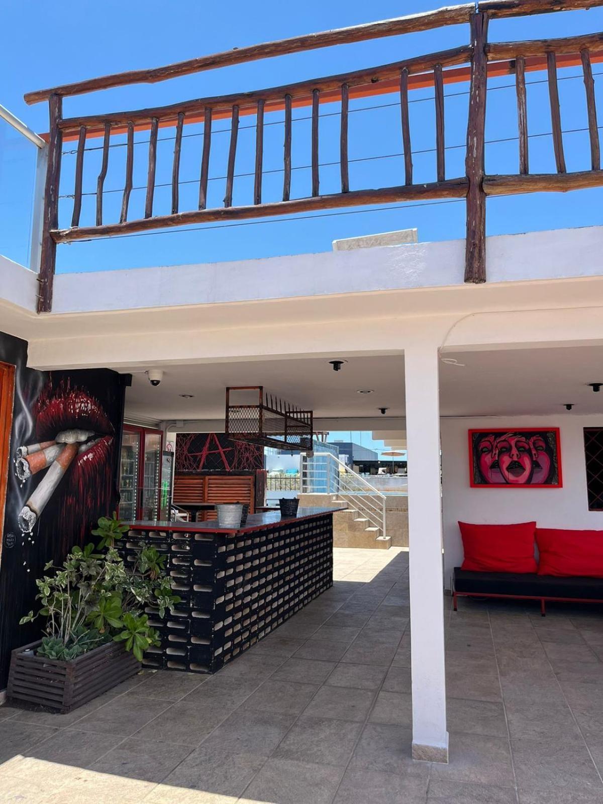Chingon Anarchy Hotel & Roof Плая дел Кармен Екстериор снимка